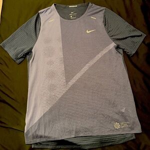 Nike Men's Blue and Gray Short Sleeve Tee